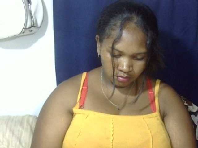 Leticiah webcam bongacams model stream image