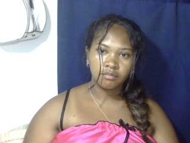 Leticiah webcam bongacams model stream image