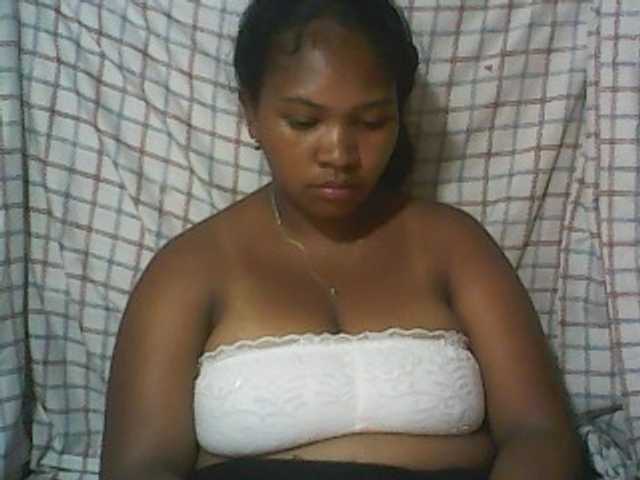 Leticiah webcam bongacams model stream image