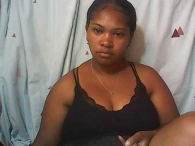 Leticiah webcam bongacams model stream image