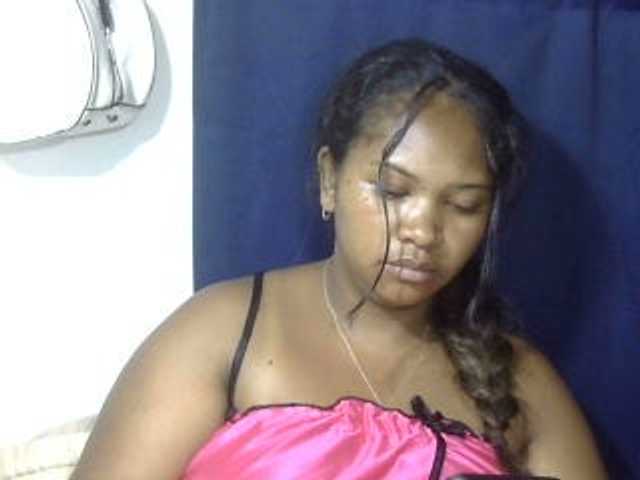 Leticiah webcam bongacams model stream image