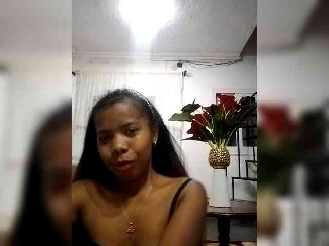 Blacksexy18 webcam