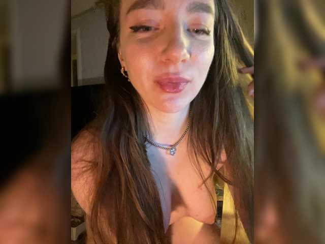 OlaChikaMamasita's BongaCams show and profile