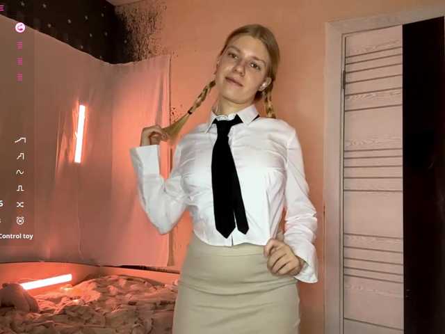  MargueritaMusto chat room