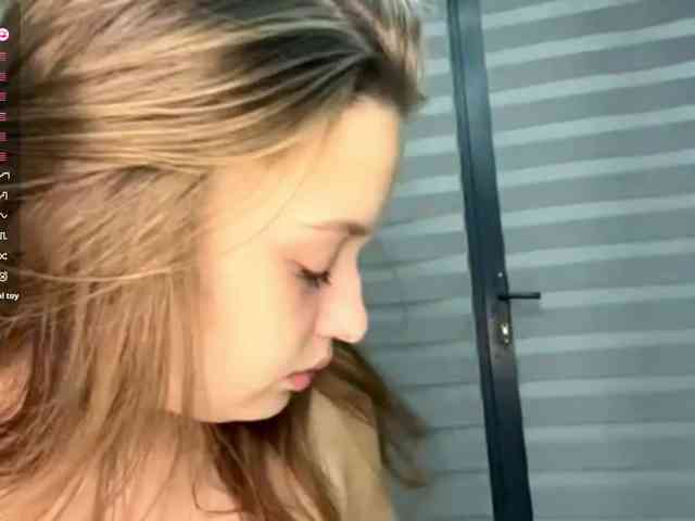 EvaLovesYouSoMuch webcam