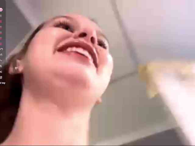 EvaLovesYouSoMuch webcam