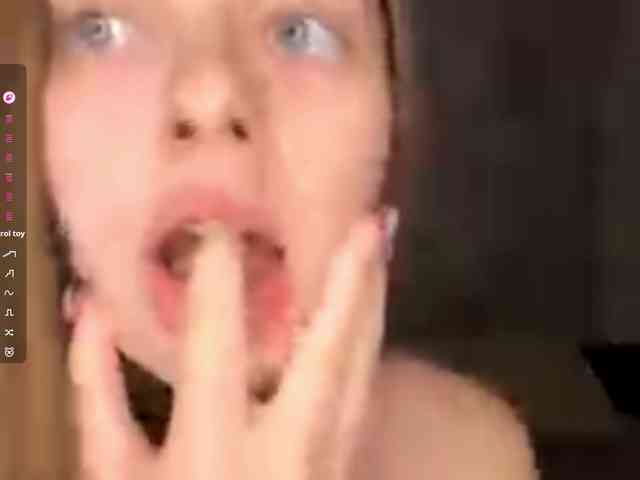 EvaLovesYouSoMuch webcam