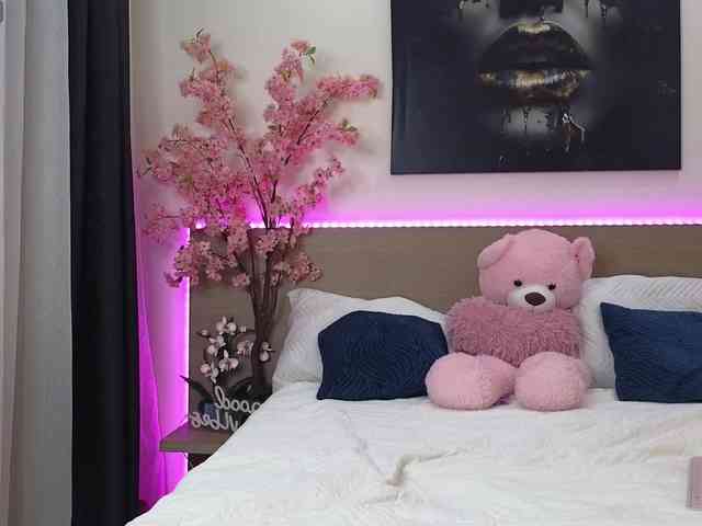 aneblondie aneblondie