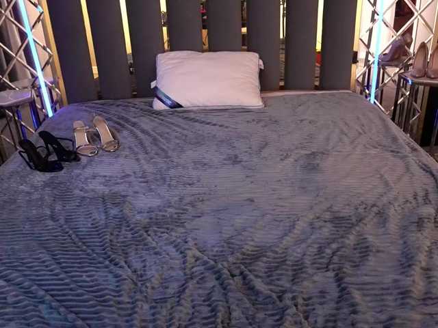 RedDoll's BongaCams show and profile