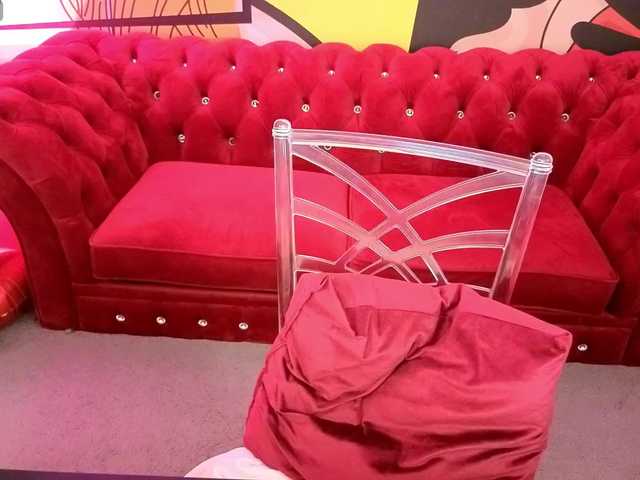 RedDoll's BongaCams show and profile