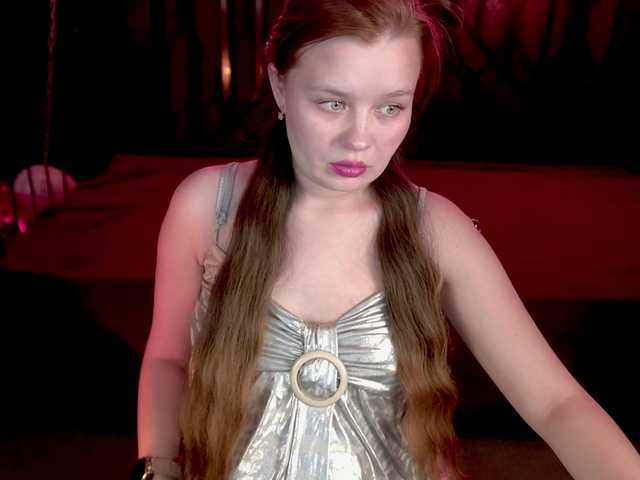 RedDoll's BongaCams show and profile