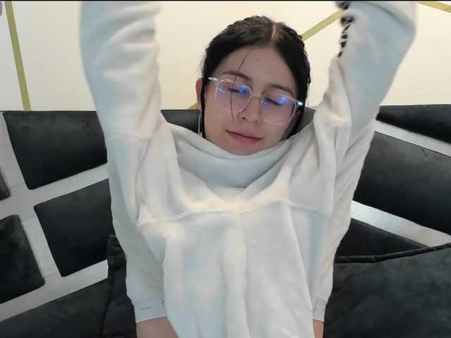 maddy-jacksonw's BongaCams show and profile