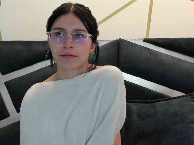 maddy-jacksonw webcam