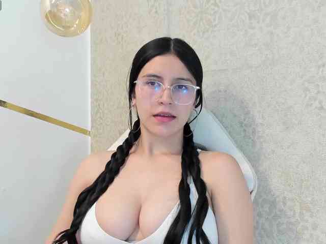 maddy-jacksonw webcam