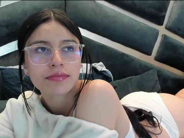 maddy-jacksonw webcam