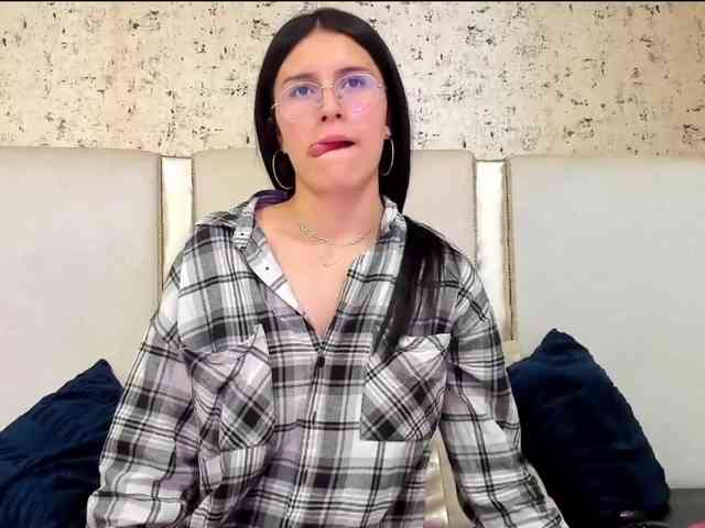 maddy-jacksonw webcam