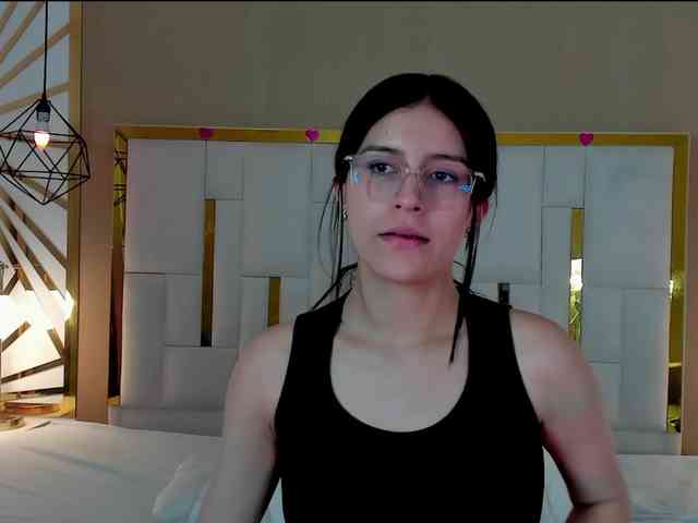maddy-jacksonw webcam