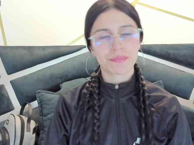 maddy-jacksonw webcam