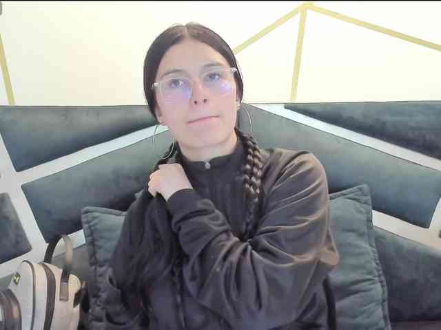 maddy-jacksonw webcam