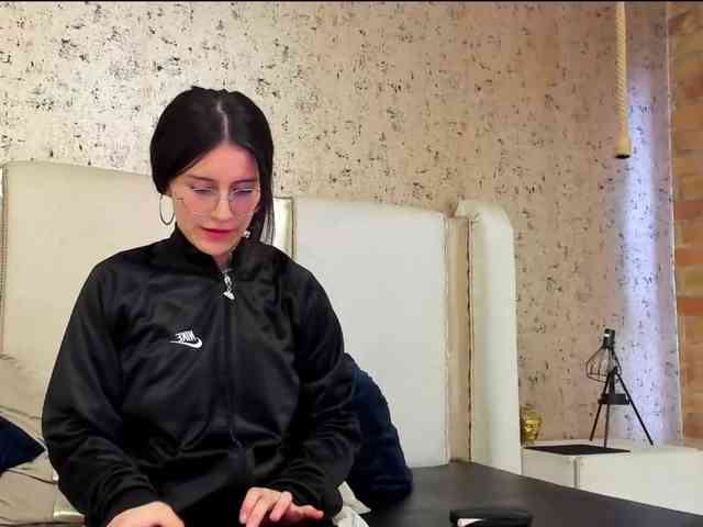 maddy-jacksonw webcam