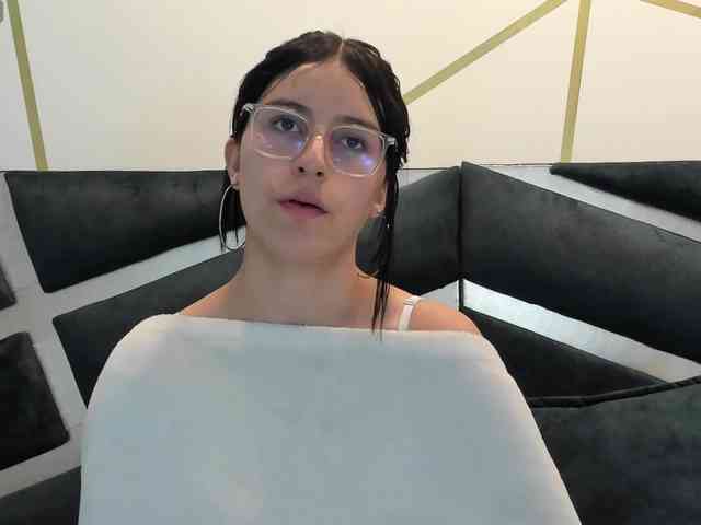 maddy-jacksonw webcam