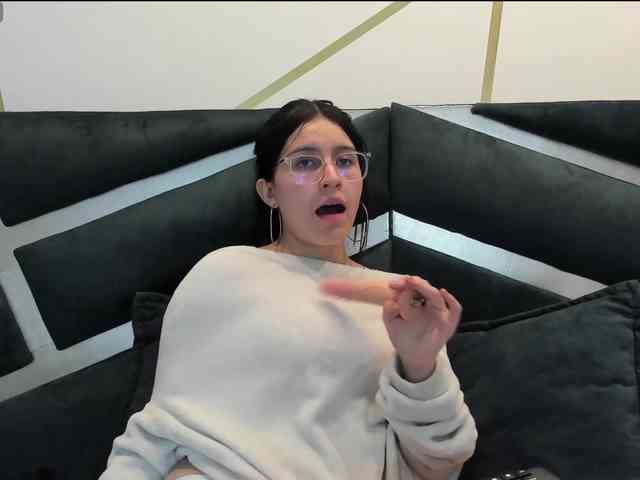 maddy-jacksonw webcam