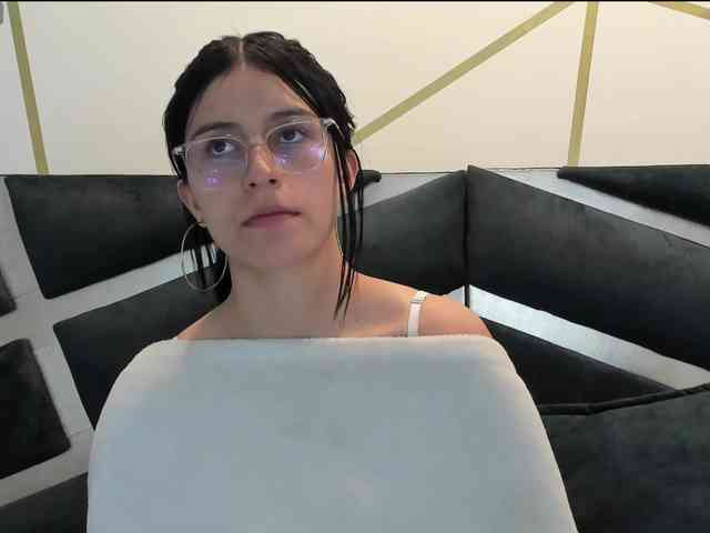 maddy-jacksonw webcam