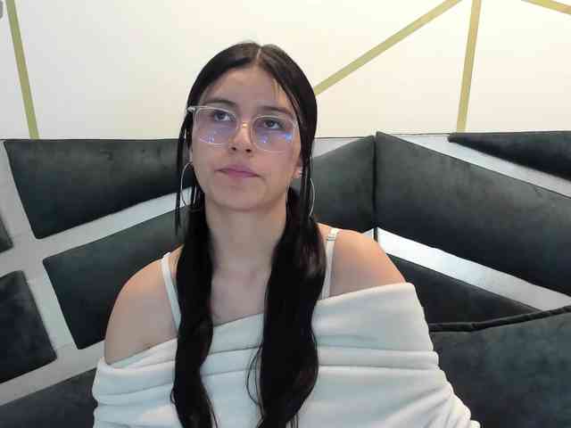 maddy-jacksonw webcam