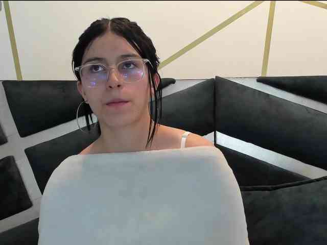 maddy-jacksonw webcam