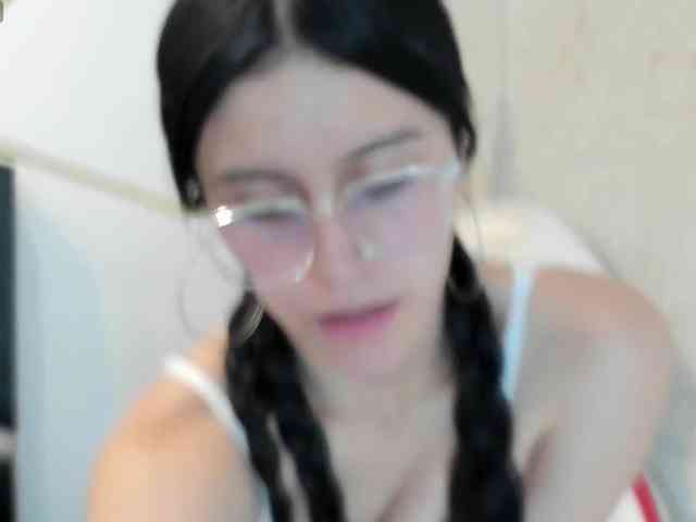 maddy-jacksonw webcam