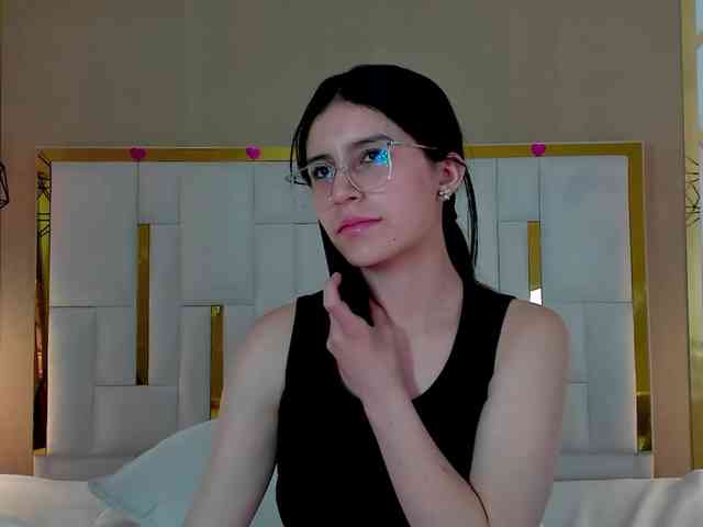 maddy-jacksonw webcam