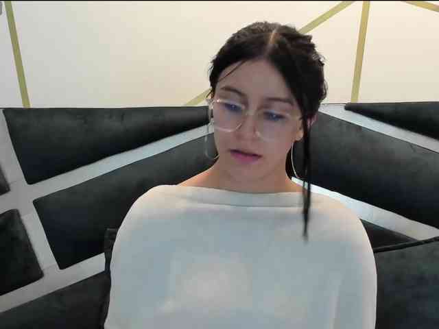 maddy-jacksonw webcam