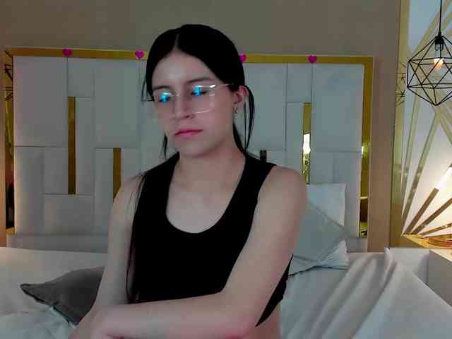 maddy-jacksonw webcam
