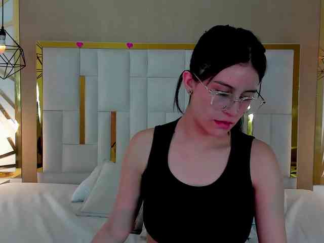 maddy-jacksonw webcam