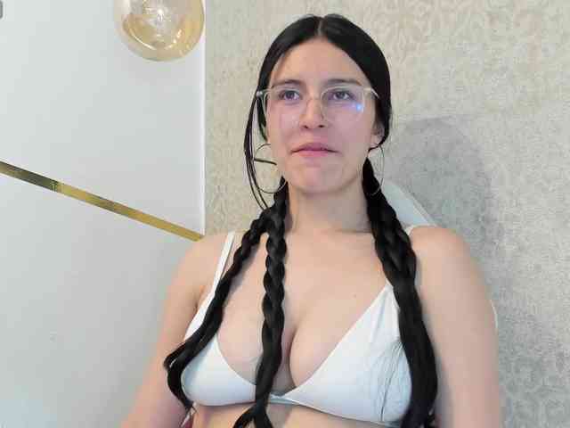 maddy-jacksonw webcam