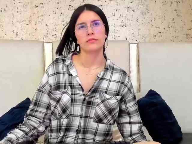 maddy-jacksonw webcam