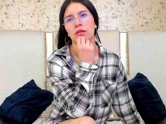 maddy-jacksonw webcam