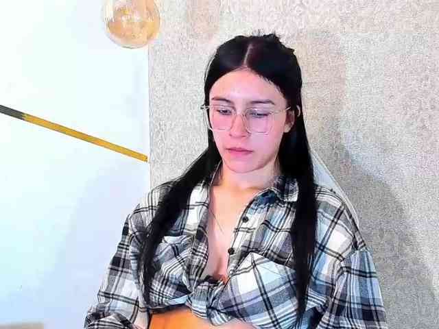 maddy-jacksonw webcam