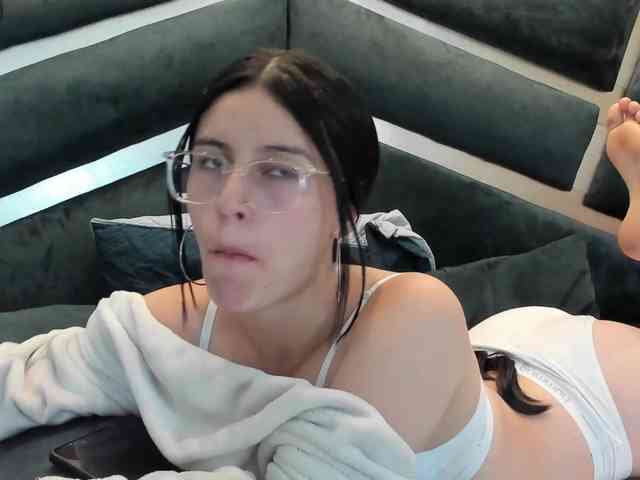 maddy-jacksonw webcam