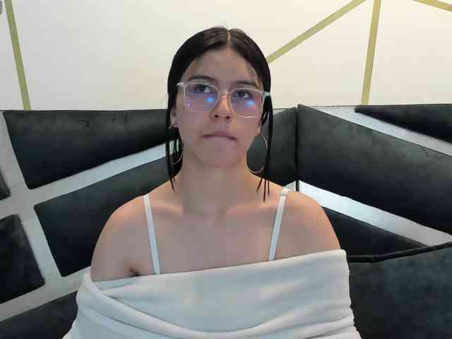 maddy-jacksonw webcam