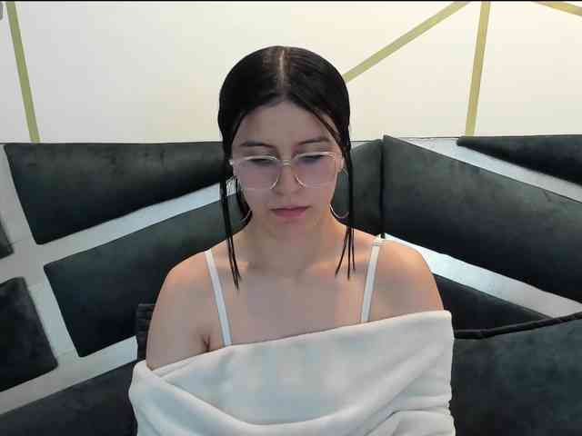 maddy-jacksonw webcam