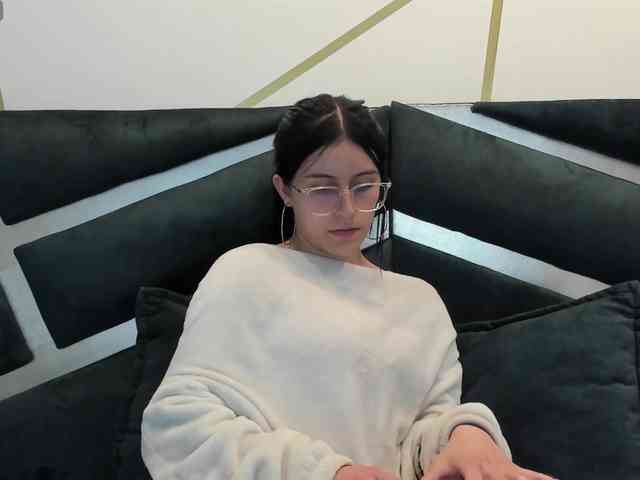 maddy-jacksonw webcam