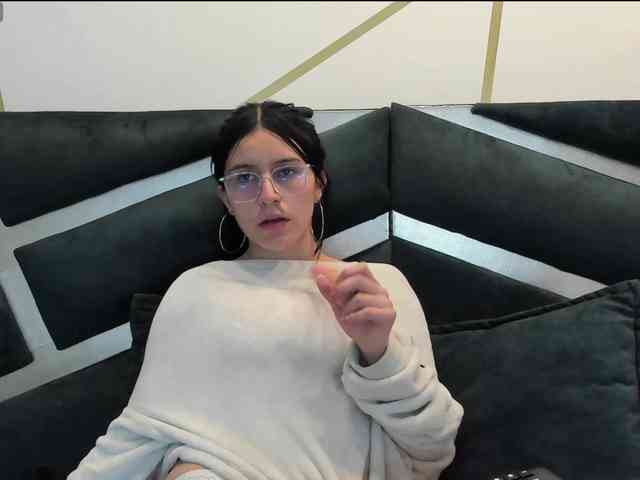 maddy-jacksonw webcam