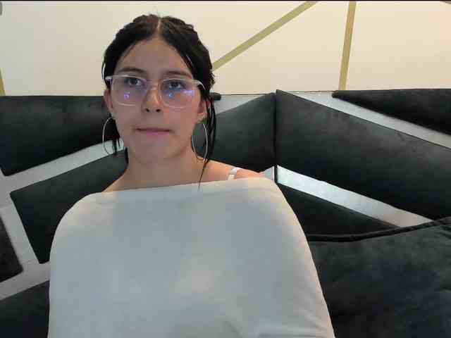 maddy-jacksonw webcam