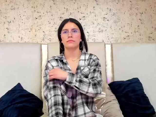 maddy-jacksonw webcam