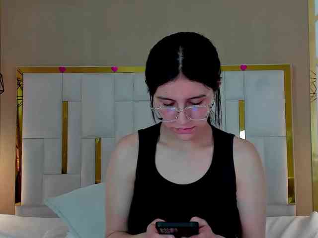 maddy-jacksonw webcam