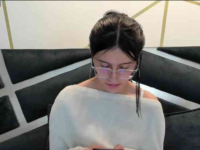 maddy-jacksonw webcam