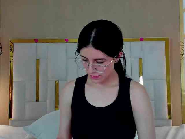 maddy-jacksonw webcam