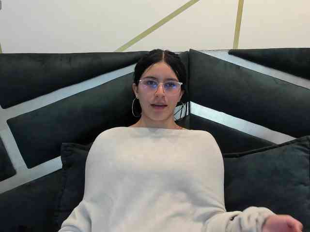 maddy-jacksonw webcam