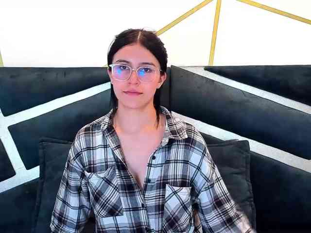 maddy-jacksonw webcam